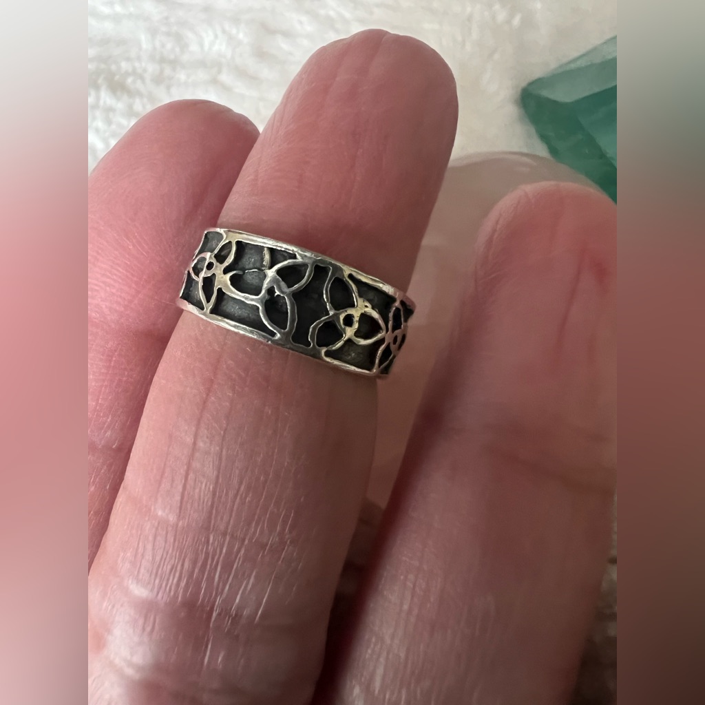 Ring Sale! Vintage Estate Celtic Trinity Knot Sterling Silver Ring